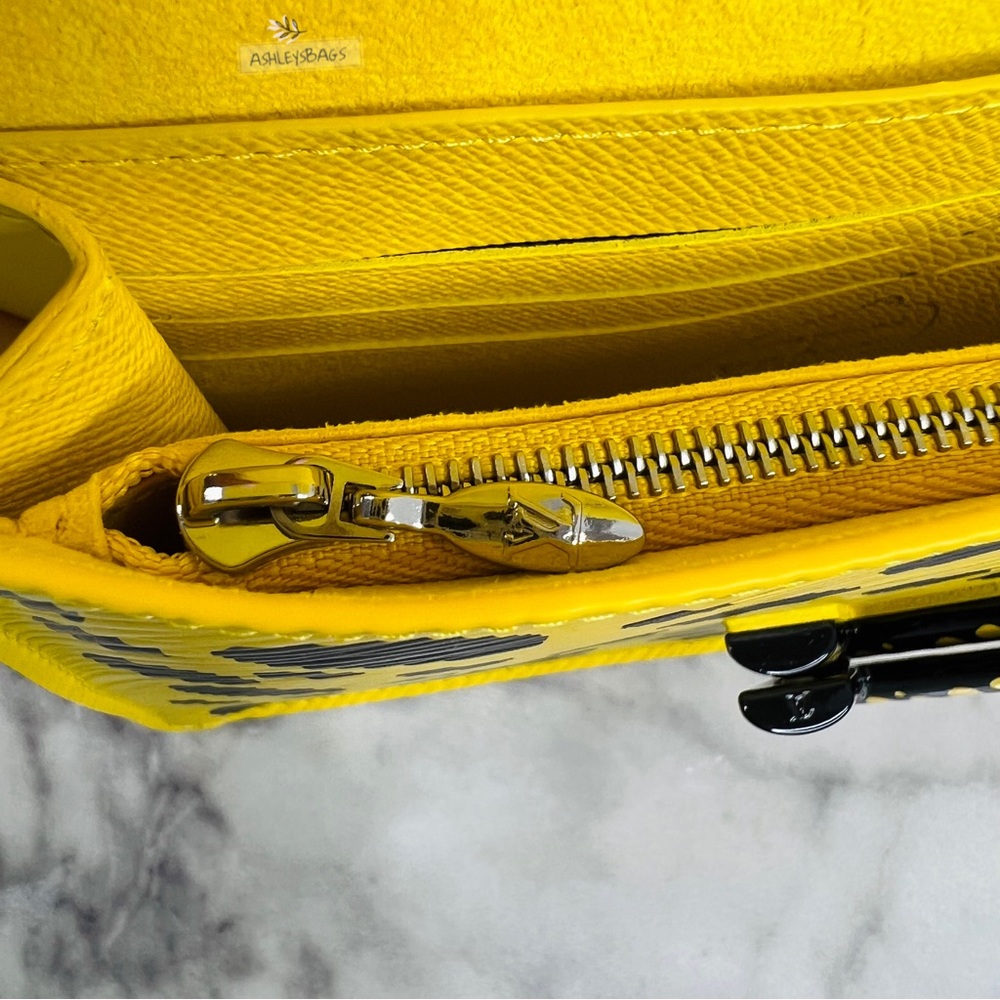 Louis Vuitton x Yayoi Kusama Twist Belt Chain Wallet In Jaune Noir - Picture 12 of 16